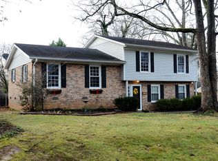 3015 Robin Hood Dr, Greensboro, NC 27408