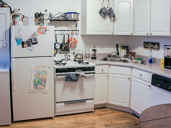 2nd image of 3639 N Paulina St #3F