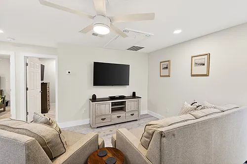 203 Eleanor Ave Photo 1
