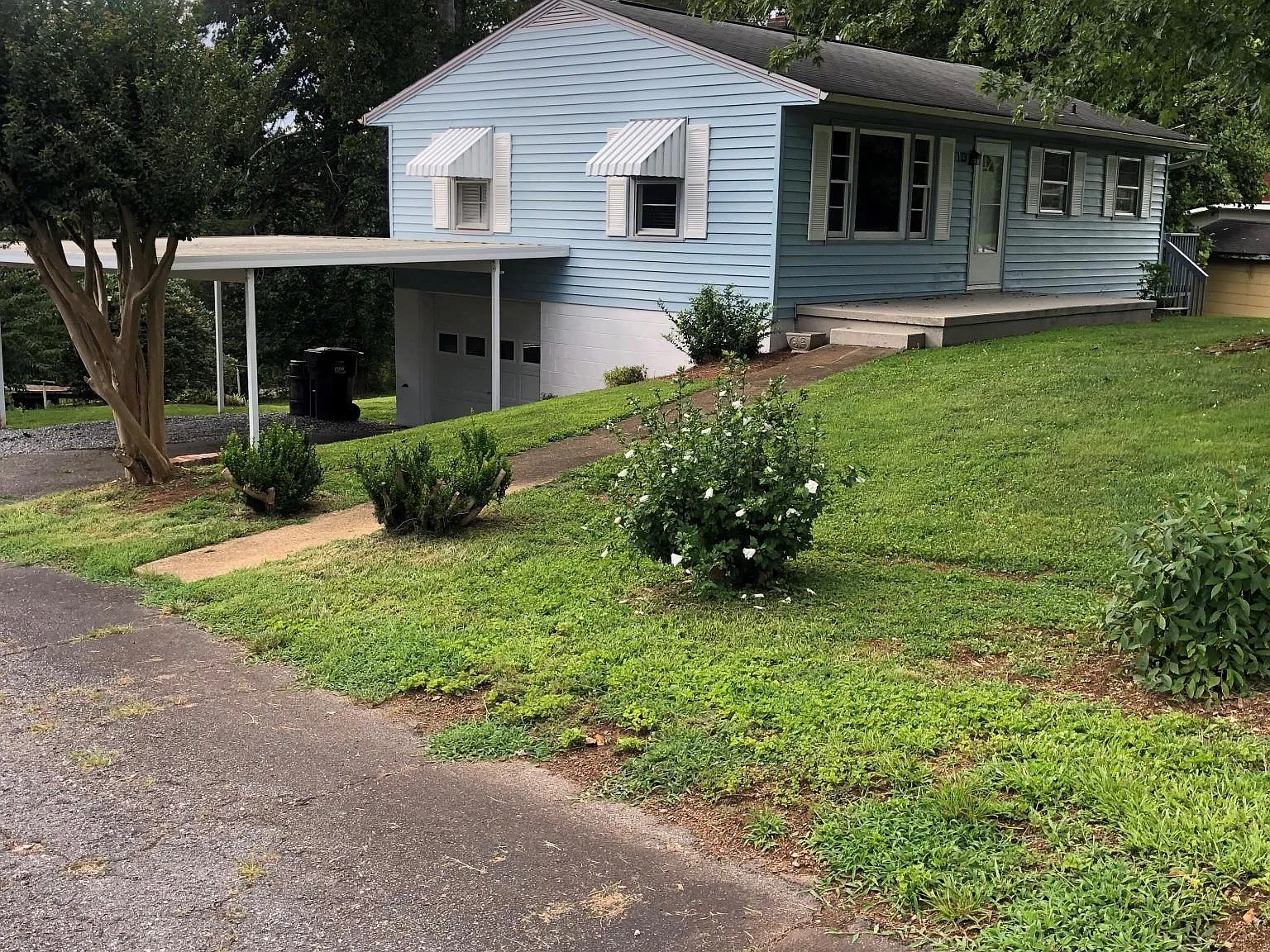 2 bed, 1100 sqft, $1,550 — Photo 2