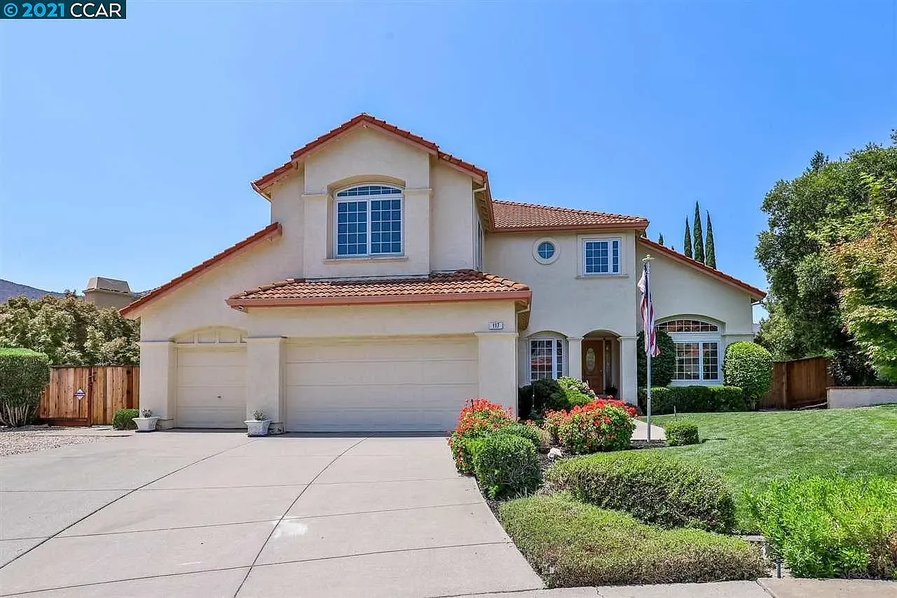 5 bed, 2857 sqft, $5,350 — Photo 4