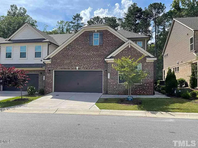 811 Rymark Ct — Photo 2