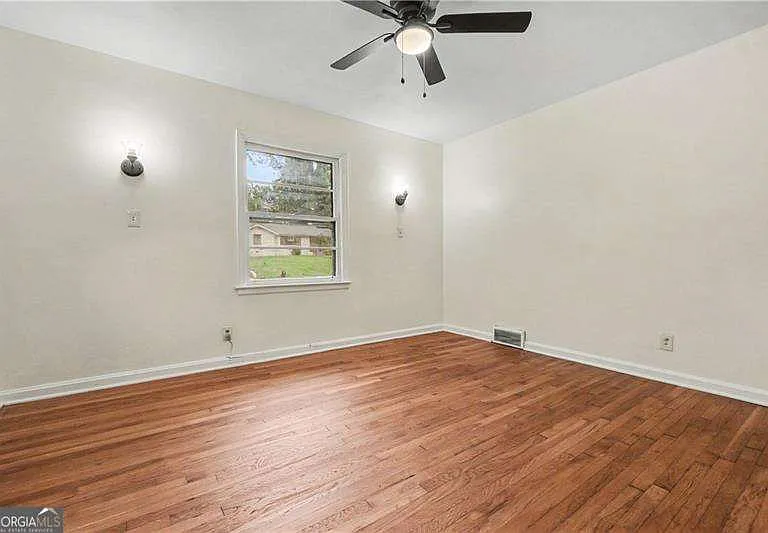 2939 Belvedere Ln — Photo 13