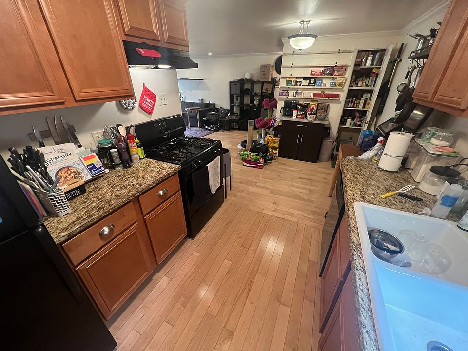 1st image of 2018 N Oakland Ave APT 2