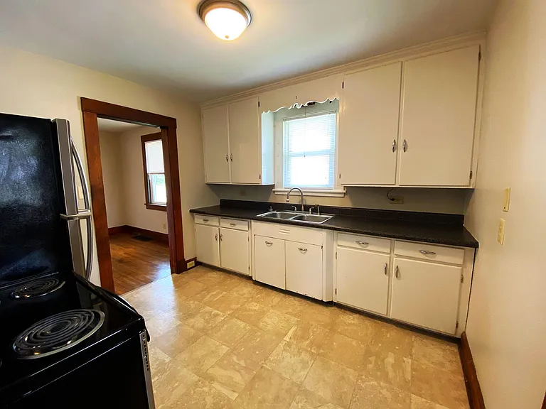 610 Sherwood Ave — Photo 11
