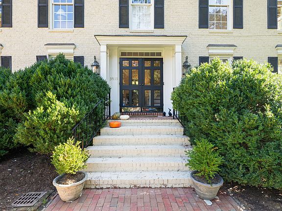 2nd image of 3915 Wentworth Dr