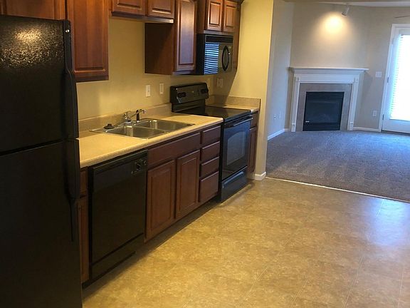 Full Kitchen with Fully Functioning appliances