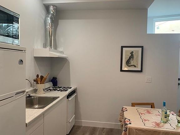 4th image of 2055 1/2 Barnett Way