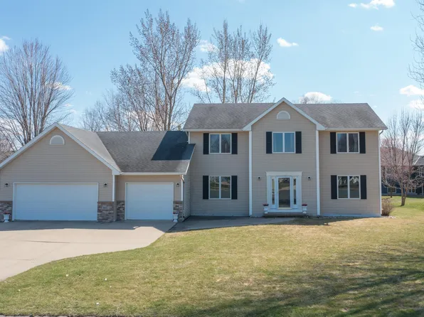 905 Horizon Cir, Belle Plaine, MN 56011
