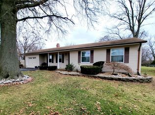 110 Colonial Dr, Hamel, IL 62046