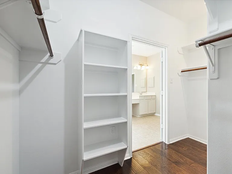 30507 Russell Point Dr — Photo 16