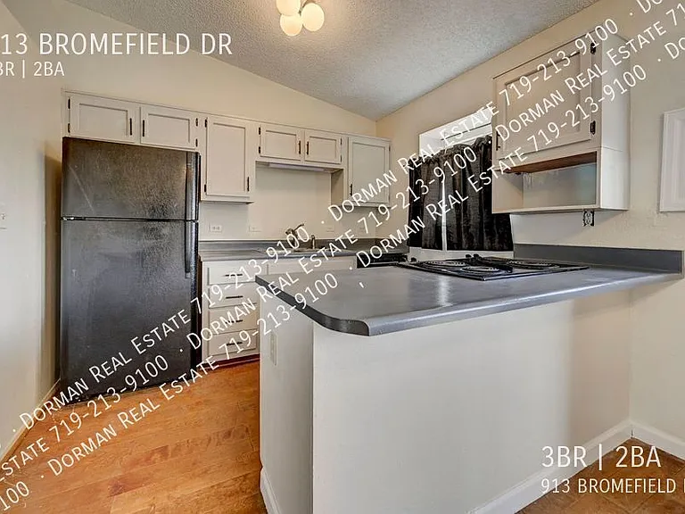 913 Bromefield Dr — Photo 5