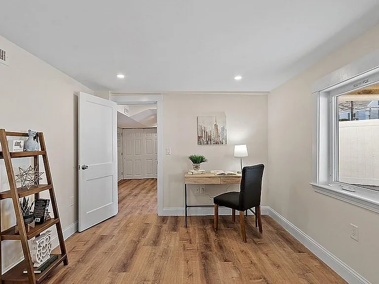 520 Main St — Photo 5