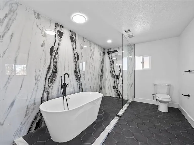 1695 Montessouri St — Photo 15