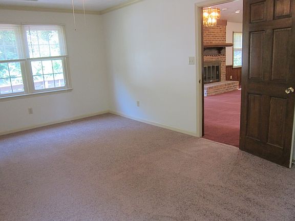 3rd image of 104 Gray Ln