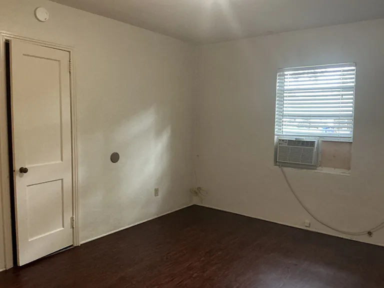 446 Francis Blvd — Photo 5