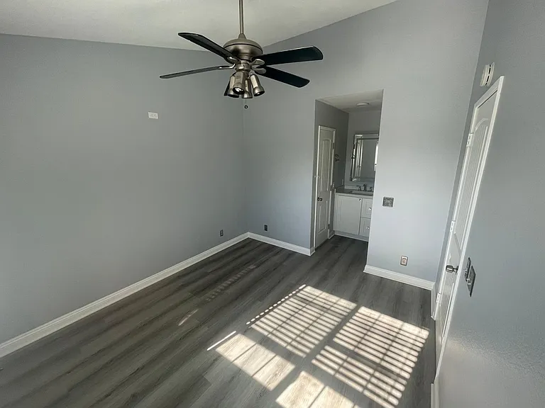 23356 La Mar #C — Photo 5