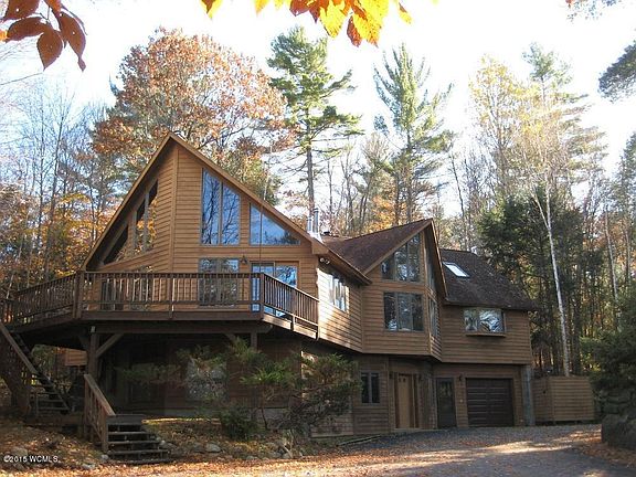 5th image of 622 E Shore Dr