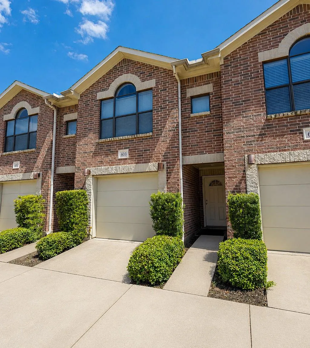 2 bed, 2.0 bath, 1030 sqft, $1,700 — Photo 4