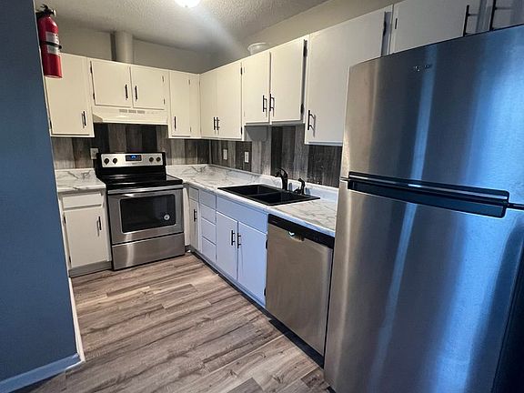 2nd image of 2709-2711 N Kaster Ct #2709