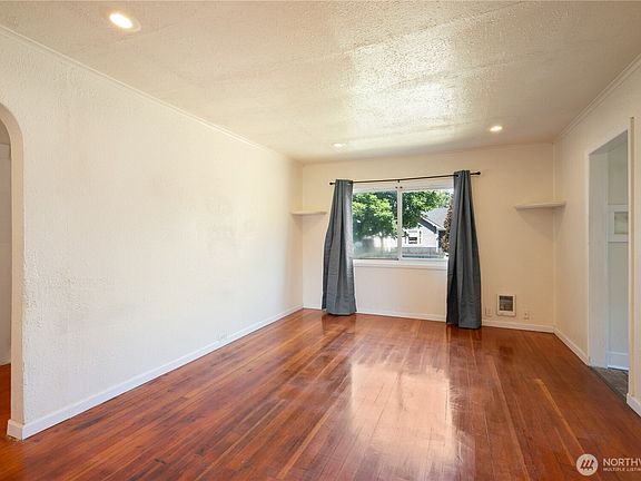 4th image of 608 16th Avenue