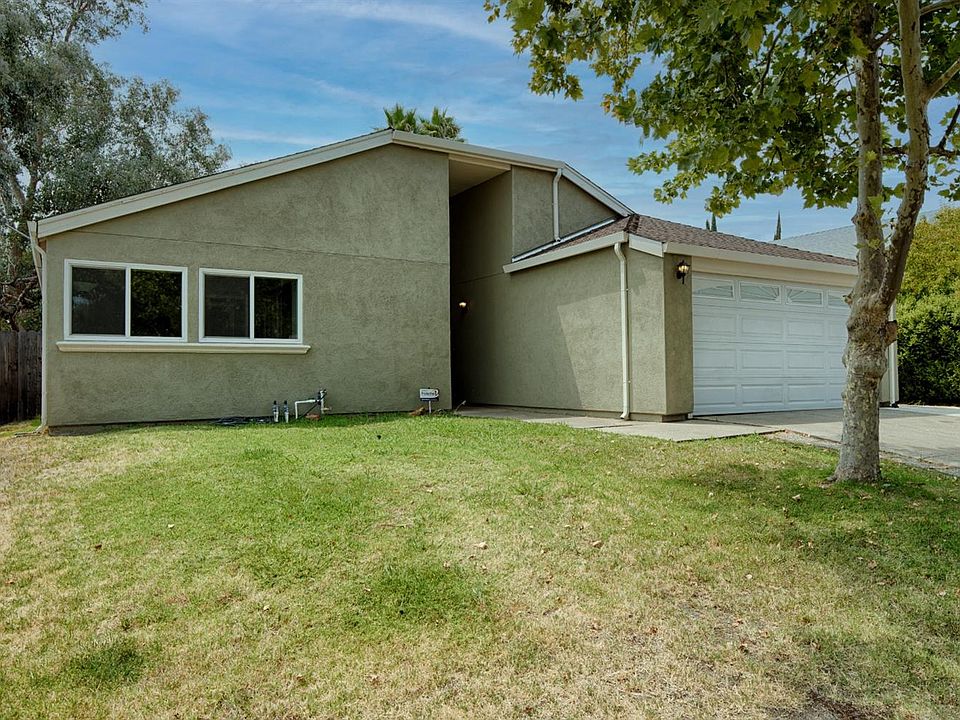 1st image of 4579 Loch Haven Way
