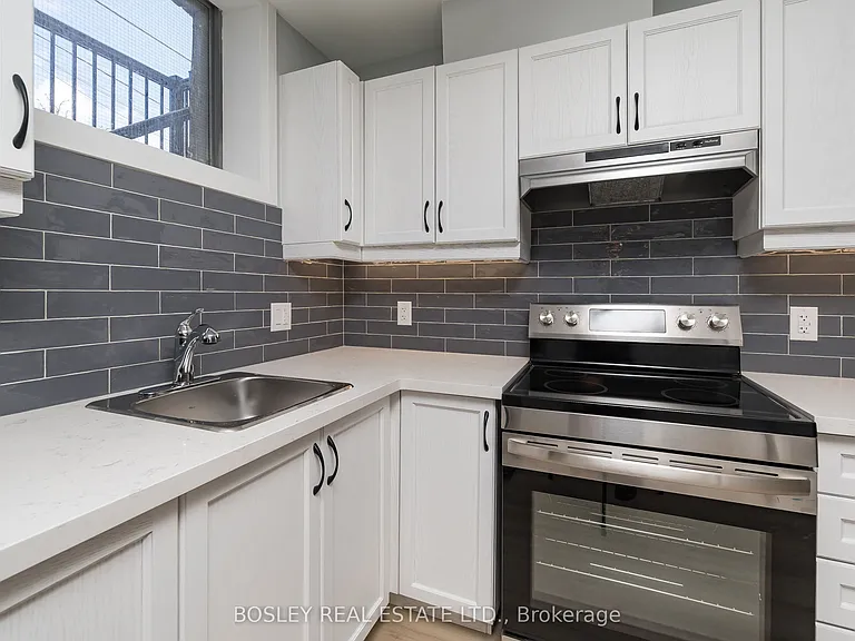 581 Old Weston Rd #BASEMENT — Photo 4