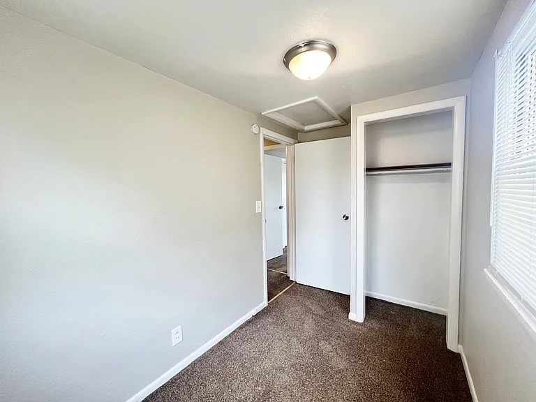 811 E Lake Ave — Photo 7