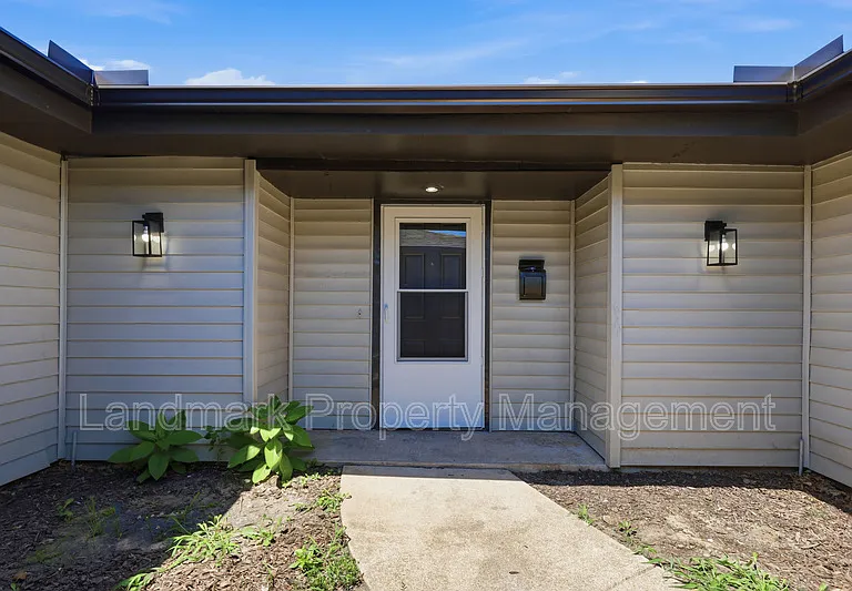 4351 Altamesa Blvd — Photo 6