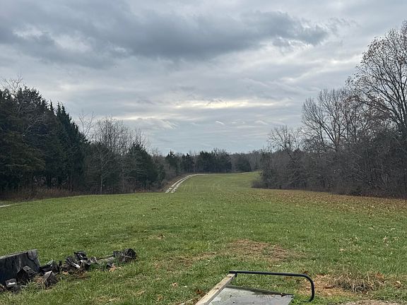 5th image of 217 White Oak Ln