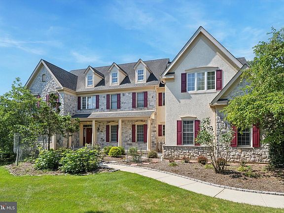 2nd image of 1375 Sloan Way