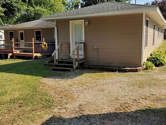 4th image of 218 Cedar Ct