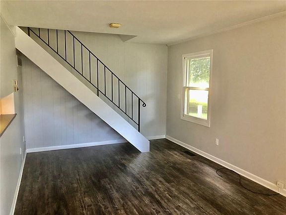3rd image of 28 Heron Way S