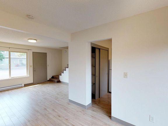 2nd image of 940 NW 2nd St APT 6