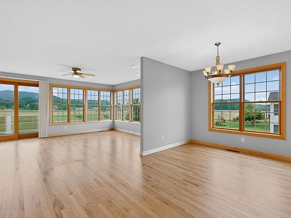 2nd image of 727 Hidden Meadow Ln
