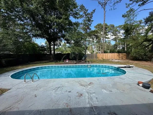 2007 Azalea Dr, Valdosta, GA 31602