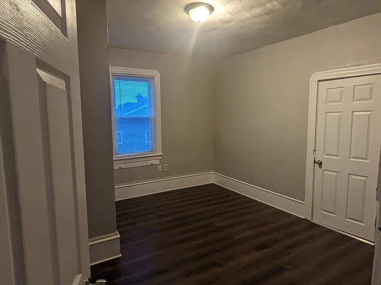 137 McGowan St — Photo 8
