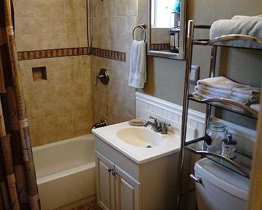 4th image of 17609 Boulay St