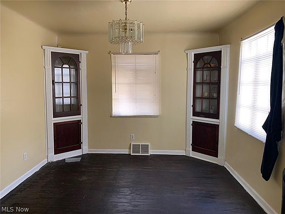 3rd image of 3708 W 36th St