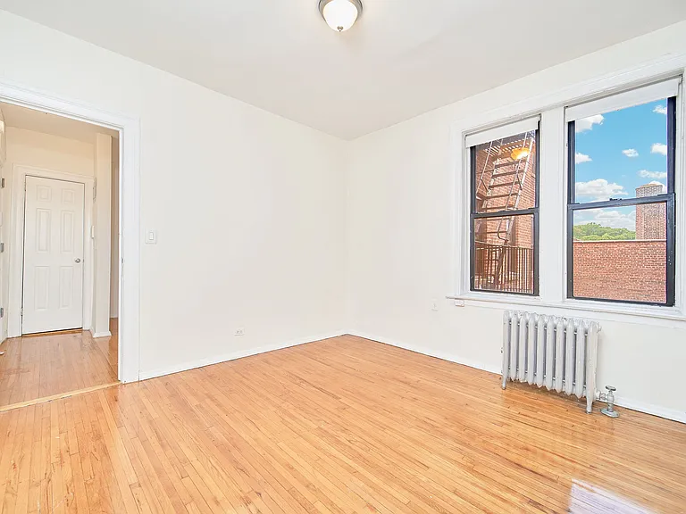64 Hillside Ave #6M — Photo 1