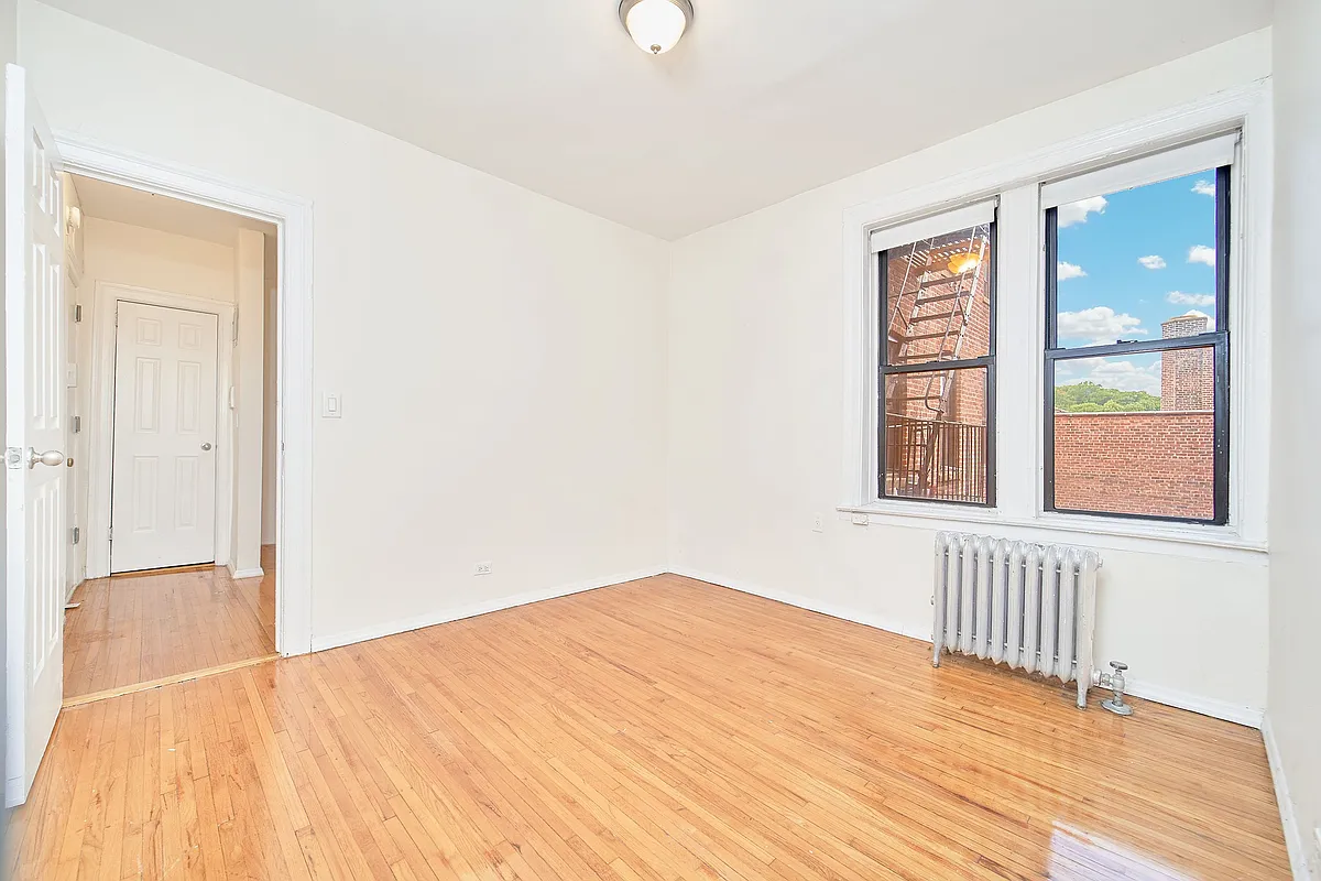 64 Hillside Avenue 6M