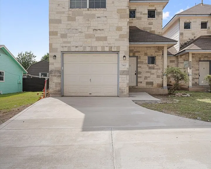 7502 Lazy Creek Dr #A — Photo 3