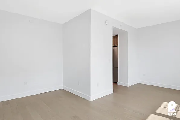 Rented by REZI | media 52