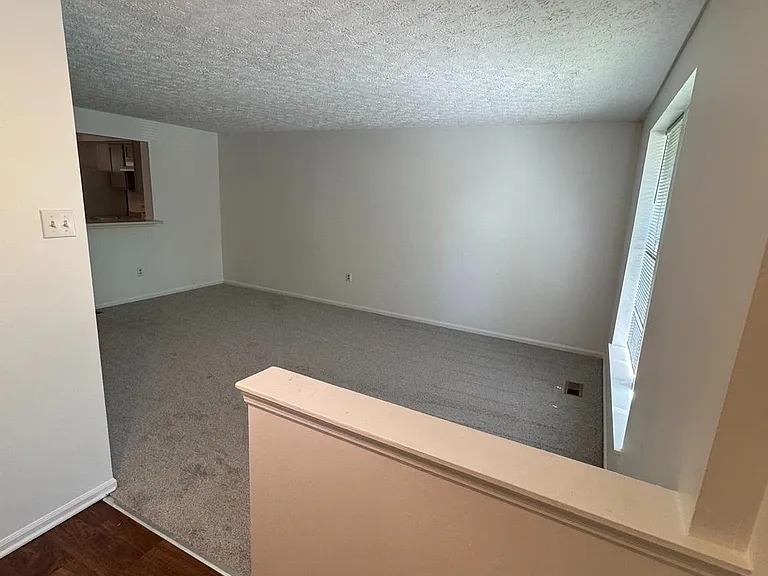 9730 Red Clover Ct — Photo 3