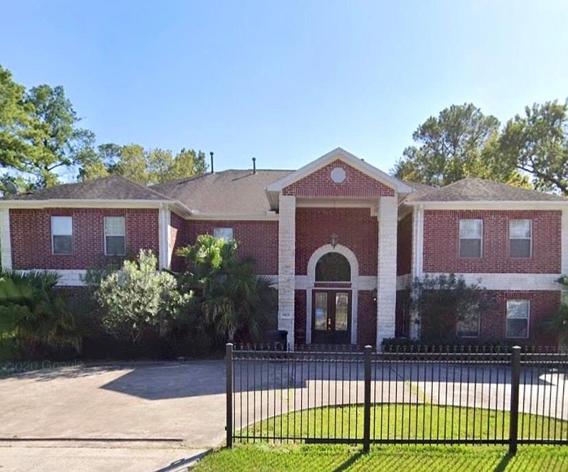 1st image of 8438 Darlington Dr