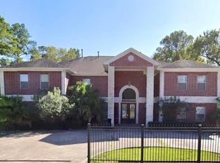 8438 Darlington Dr, Houston, TX 77028