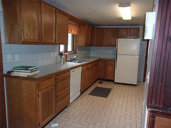 3rd image of 5 Angelica St