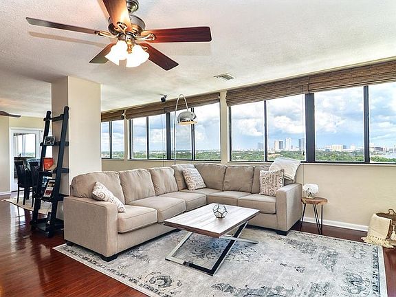 3rd image of 2109 Bayshore Blvd Ph 3