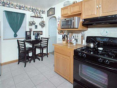 3rd image of 721 Sellers Ave