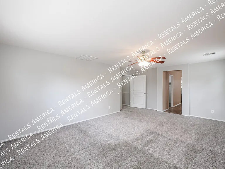 4563 E Oxford Ln — Photo 36